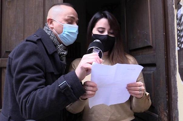 Modena: consegnano vino a domicilio insieme a una canzone