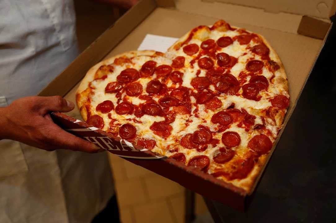 San Lazzaro di Savena: 200 pizze in dono alle famiglie per Capodanno