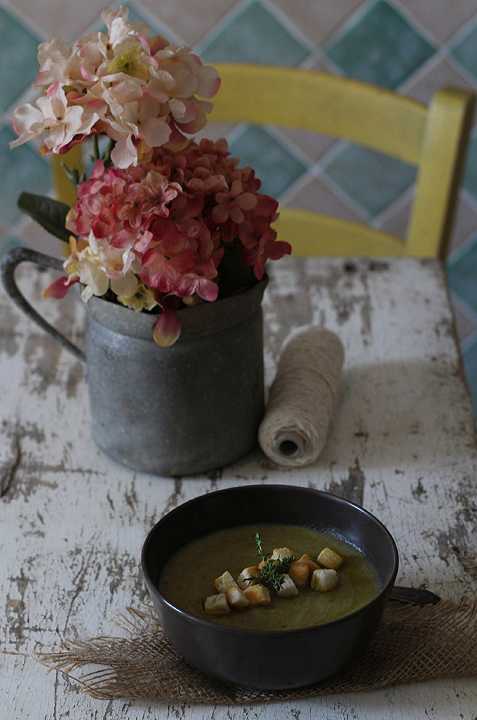 Vellutata di patate, porri e funghi