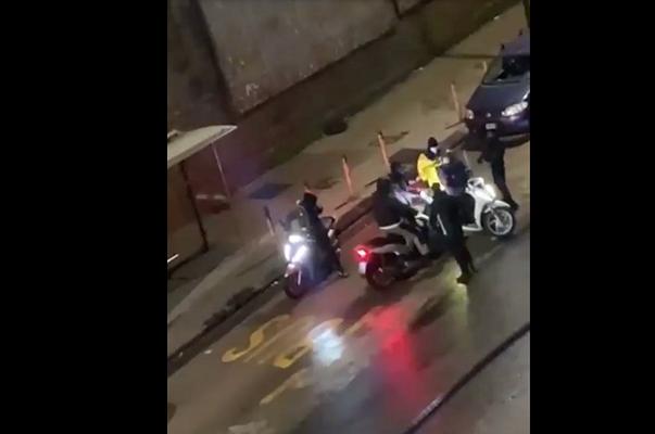 Rider aggredito a Napoli: fermati quattro minorenni