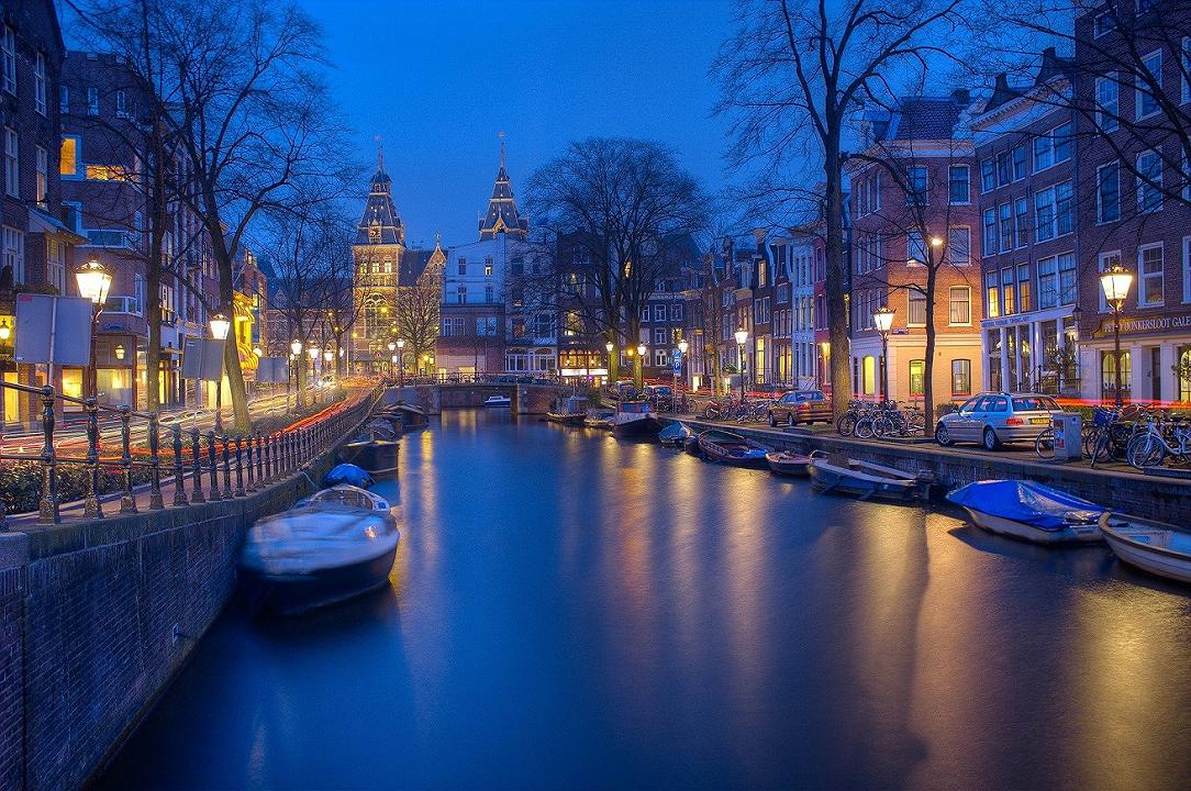 Amsterdam propone di vietare i cannabis coffee shop ai turisti