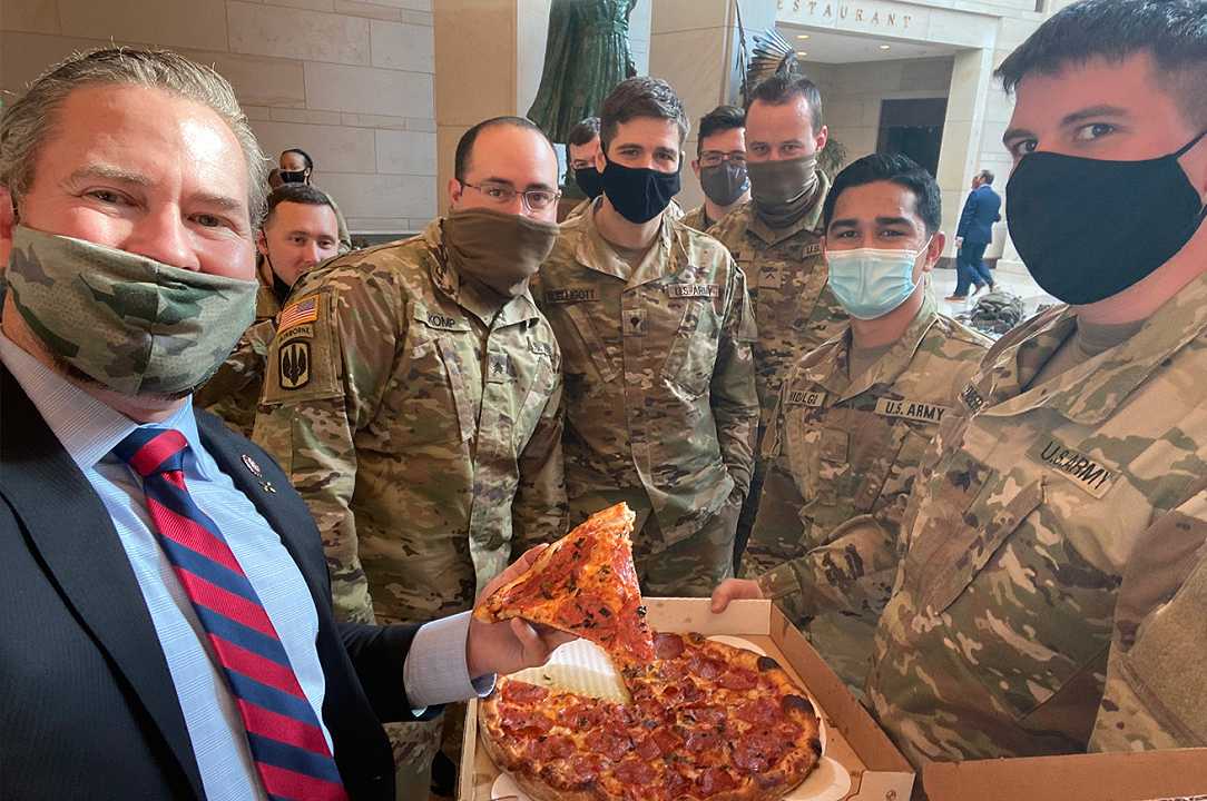 Capitol Hill: i Repubblicani consegnano pizze alla guardia nazionale