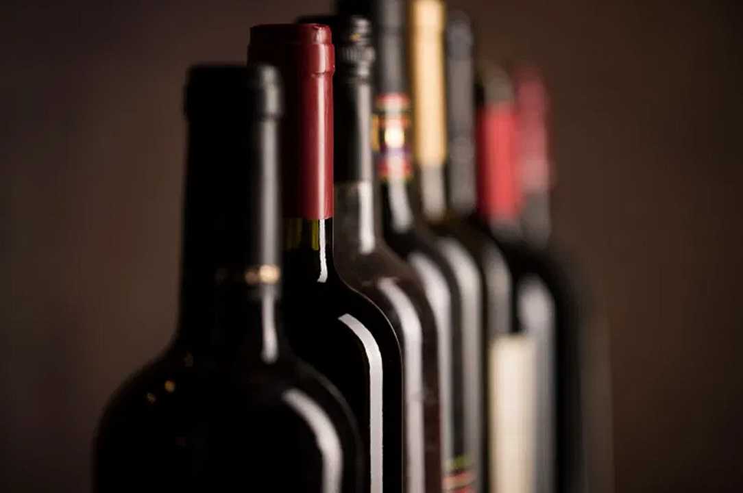 Vino, una bottiglia è stata venduta per 67 mila euro in un’asta: è record in Italia