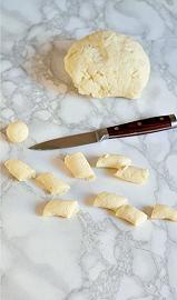 Tagliate l'impasto