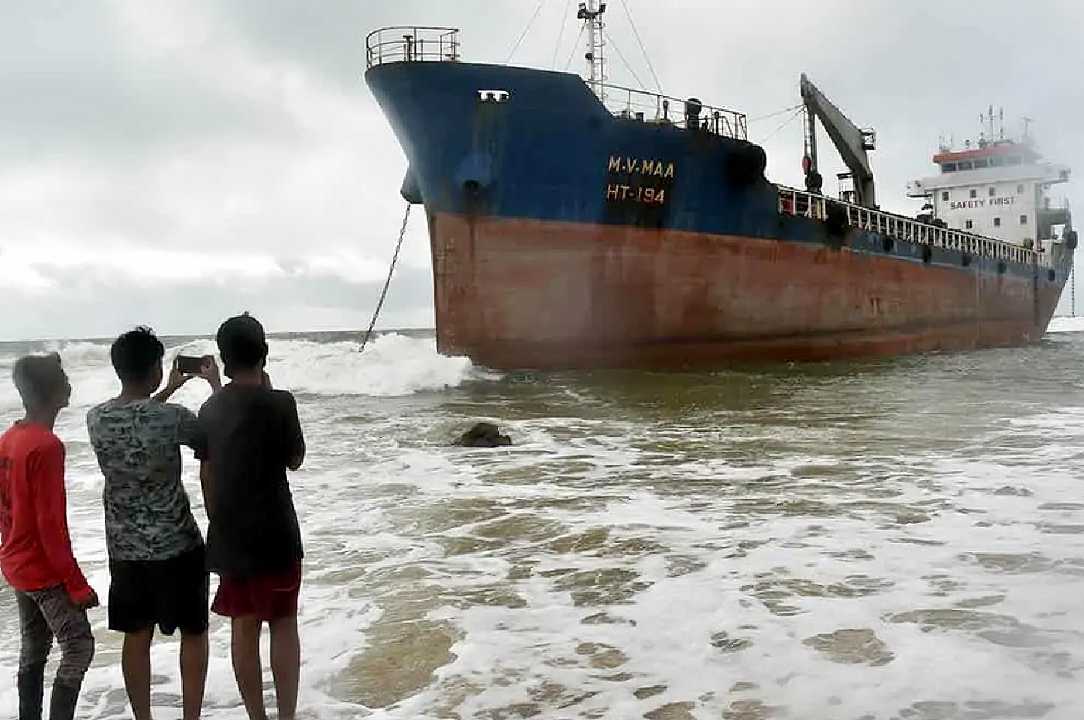 India: nave abbandonata sulla spiagga diventerà un ristorante