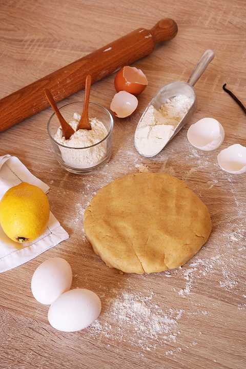 Pasta frolla con uova sode