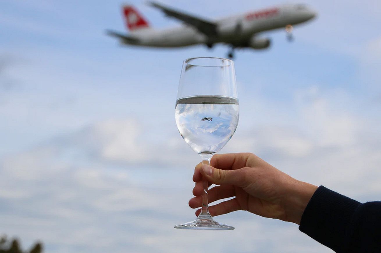 vino-american-airlines-bottiglie-esubero-delivery