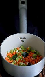 Tritate sedano e carota