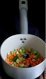 Tritate sedano e carota