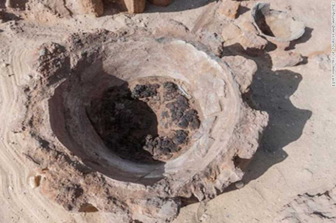 Egitto: gli archeologi scoprono un birrificio di 5000 anni fa