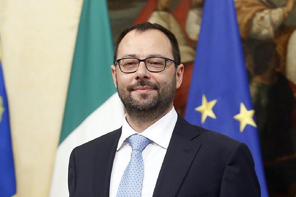 Stefano Patuanelli: anche il ministro dell’agricoltura nelle chat con Beppe Grillo sul Caso Moby