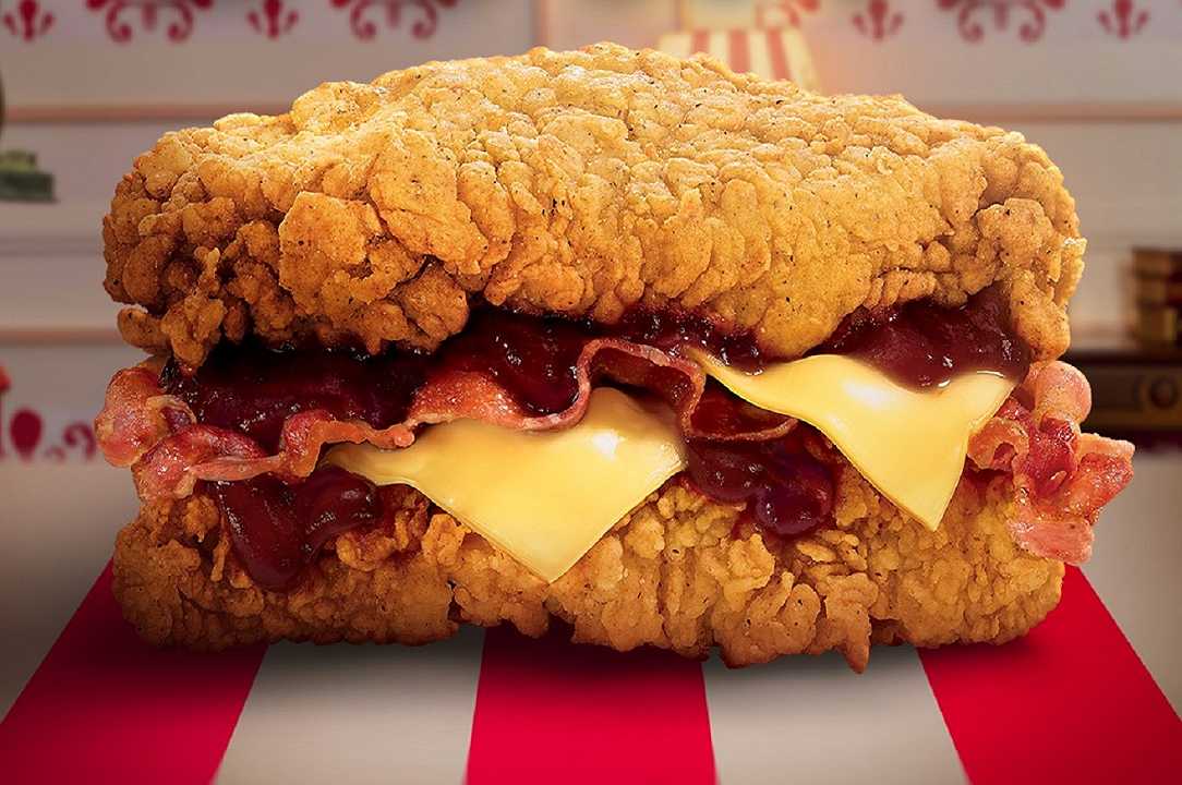 KFC Italia: torna il panino senza pane Double Down