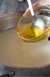 Sciogliete il miele nel latte