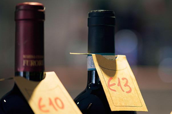 Vino, i prezzi di listino delle aziende aumentano del 12%