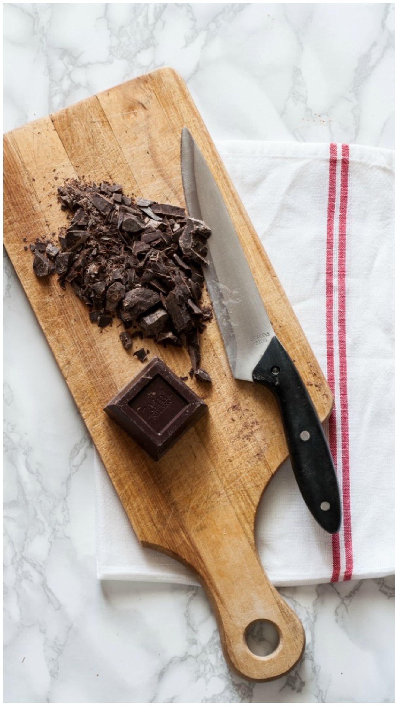 mousse cioccolato e lamponi taglio cioccolato