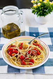 Condite la pasta