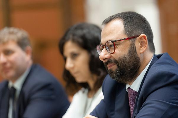 Speculazione, il ministro Stefano Patuanelli punta il dito contro l’Europa: “Bisogna fare di più”