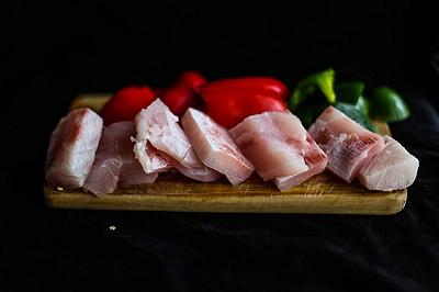 Tagliate il pesce