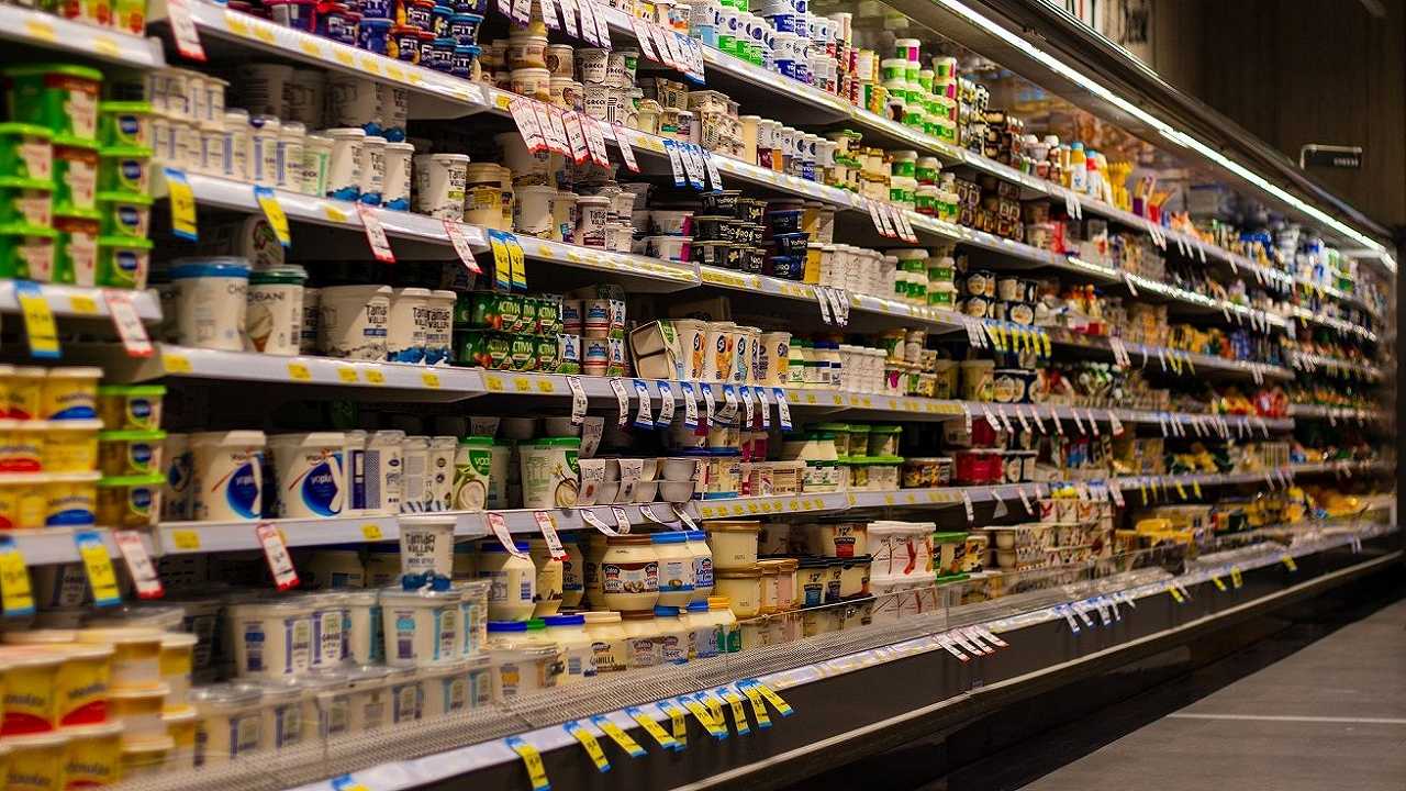 UK: supermercati senza merce, troppi lavoratori in isolamento per Coronavirus