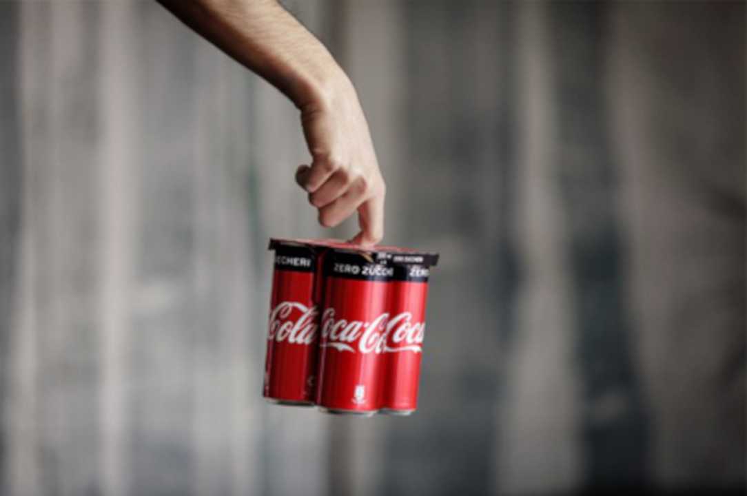 Coca Cola lancia un nuovo packaging ecologico, Kellclip