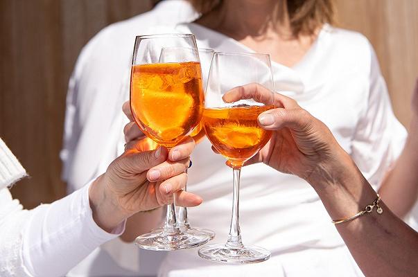 Alcol: hai meno di 40 anni? Allora non dovresti bere, lo dice uno studio