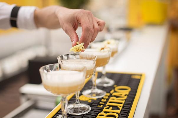 Sanremo: bar serve aperitivi dopo le 18 per contestare le restrizioni