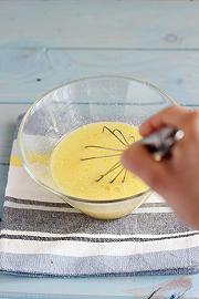 mescolate gli ingredienti liquidi