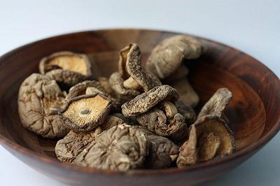 Mettete a bagno i funghi