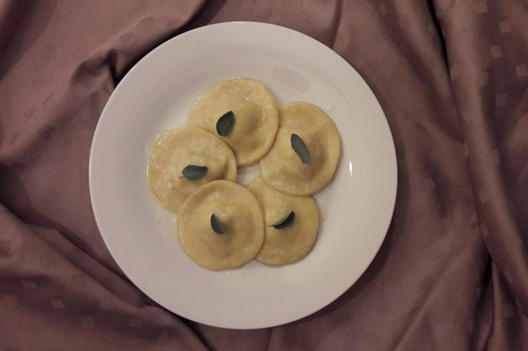 Tortelli ripieni di prosciutto cotto e ricotta