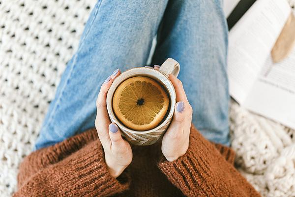 Tè: bere due tazze al giorno aiuta a vivere più a lungo, sostiene uno studio