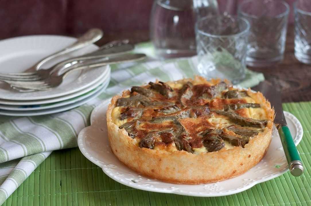 Torta rustica ai carciofi con prosciutto e provola