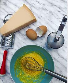 Sbattete le uova col formaggio