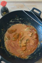 wok con carne e crema di formaggio e pomodoro