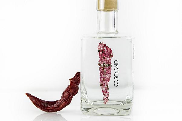 Gincrusco: nasce il primo gin “croccante”, con peperone crusco e erbe officinali lucane