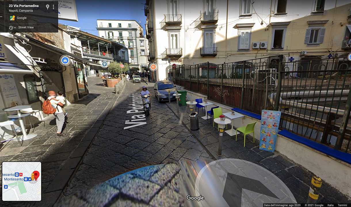 Napoli: il tavolino-gate, spiegato bene