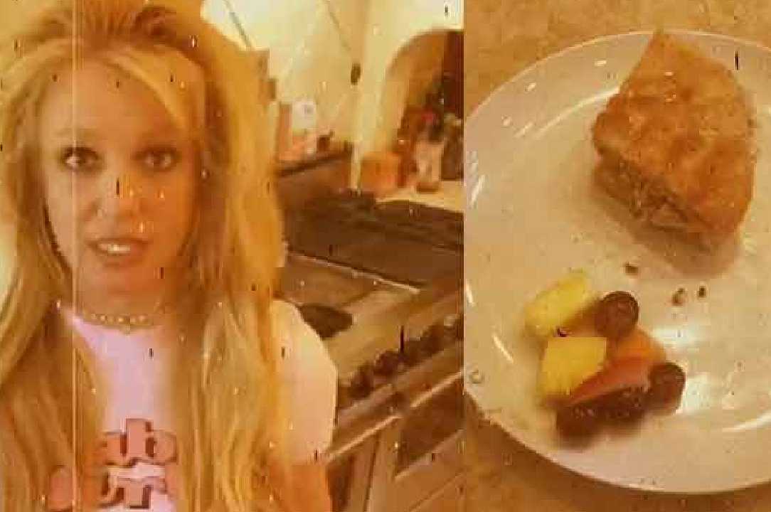 Britney Spears confonde i fan con il video tutorial di un sandwich