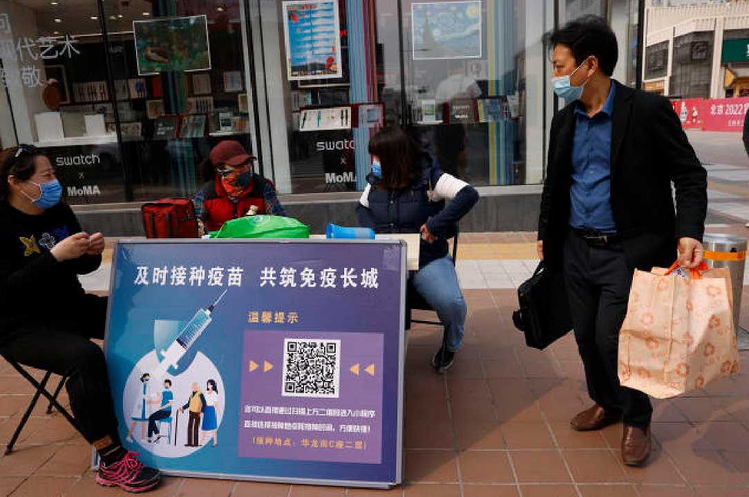 Cina: la campagna vaccinale si promuove con uova gratuite