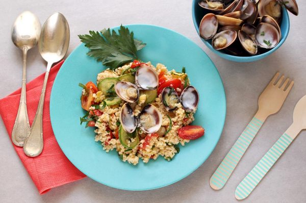 insalata di miglio con verdure e gusci di vongole