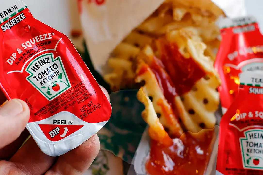 Ketchup: Heinz promette di salvare il cibo da asporto degli americani