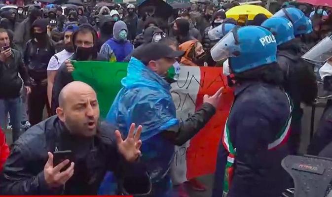 Io Apro: bombe carta a Roma durante la manifestazione dei ristoratori