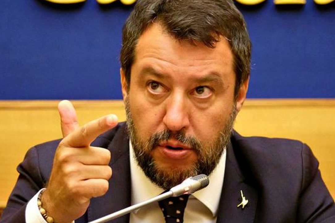 Salvini contro la tarma della farina come cibo: “Difendiamo il Made in Italy”