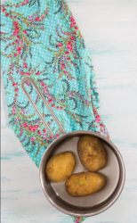 patate in un pentolino intere