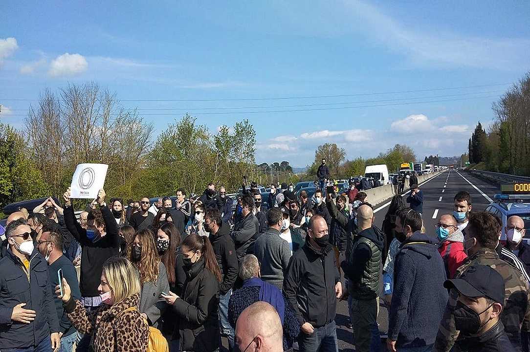 Ristoratori: Pasquale Naccari si scusa con gli automobilisti per aver bloccato la A1