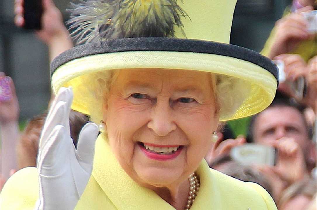 La regina Elisabetta lancia la sua birra, nata nella tenuta di Sandringham
