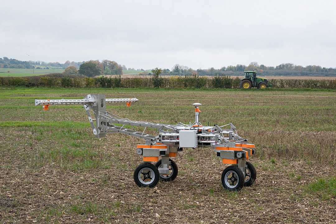 Inghilterra, in campo il robot killer che sostituisce i pesticidi