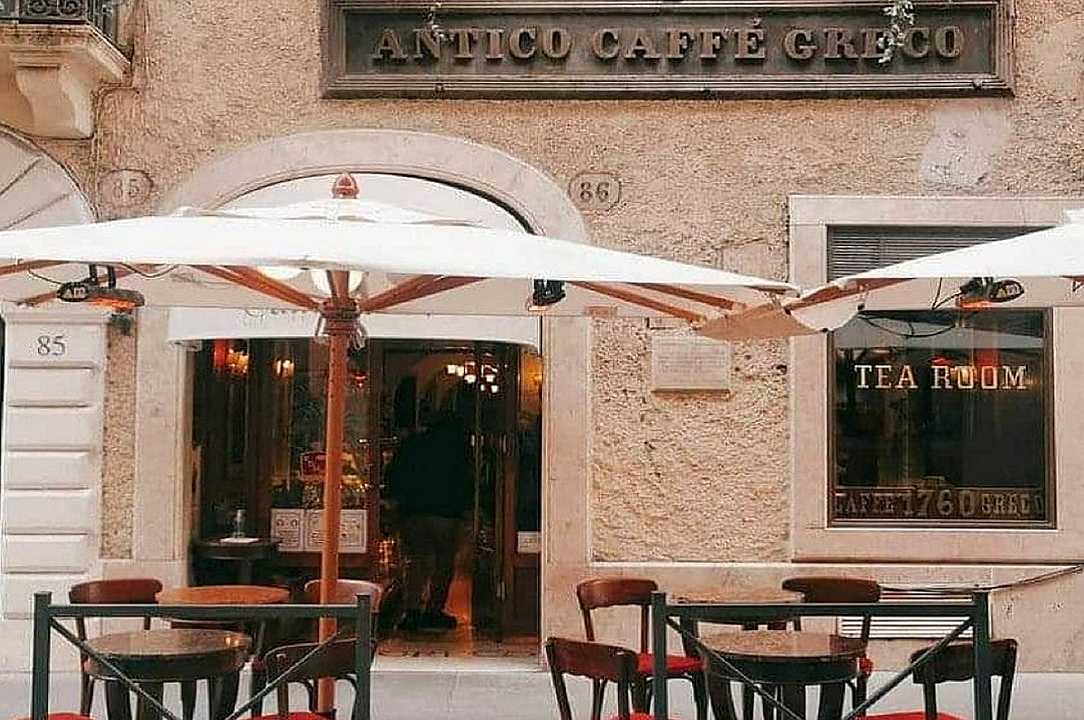 Caffè Greco a Roma: illegittima la pedana con i tavolini all’esterno