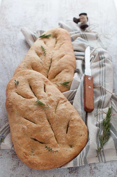 Focaccia alle erbe di Provenza (Fougasse)