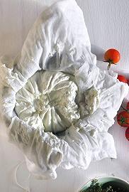 Aprite il telo e sformate il formaggio