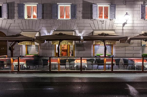 Firenze, l’Harry’s Bar nel giardino dell’hotel Villa Medici