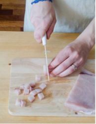 pesce spada tagliato a cubetti